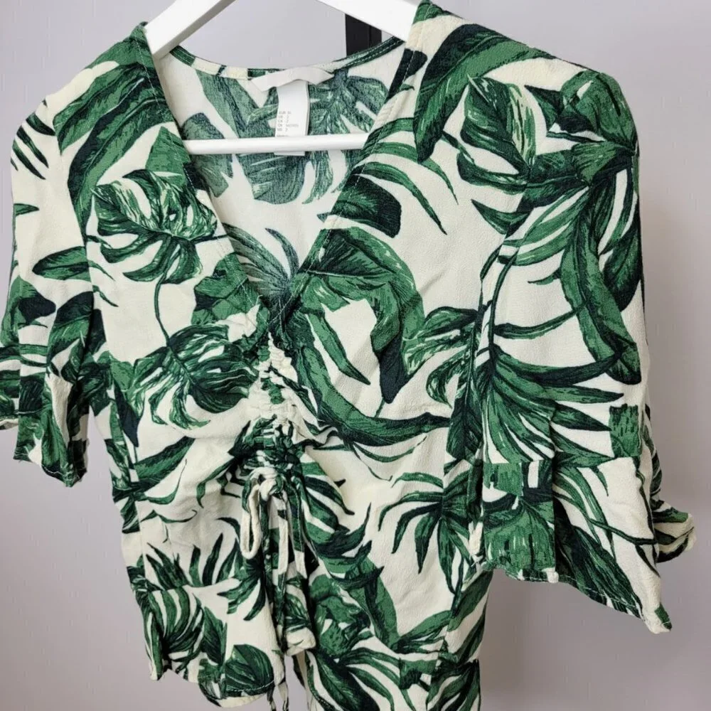 H&M  Cinch Front Top - Picture 2 of 5
